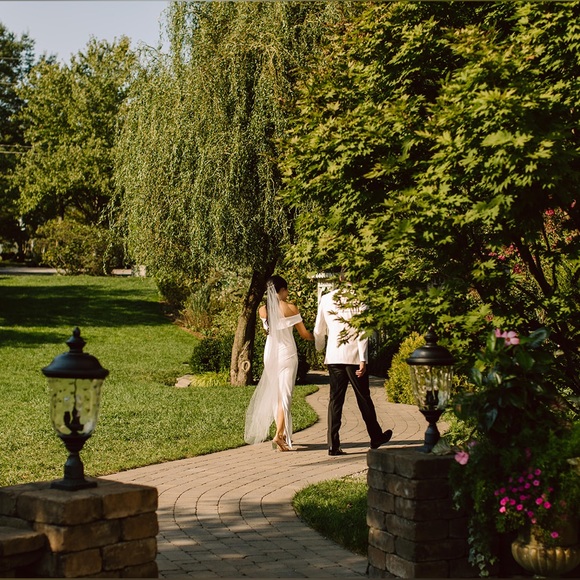 White dress - Picture 3 of 10